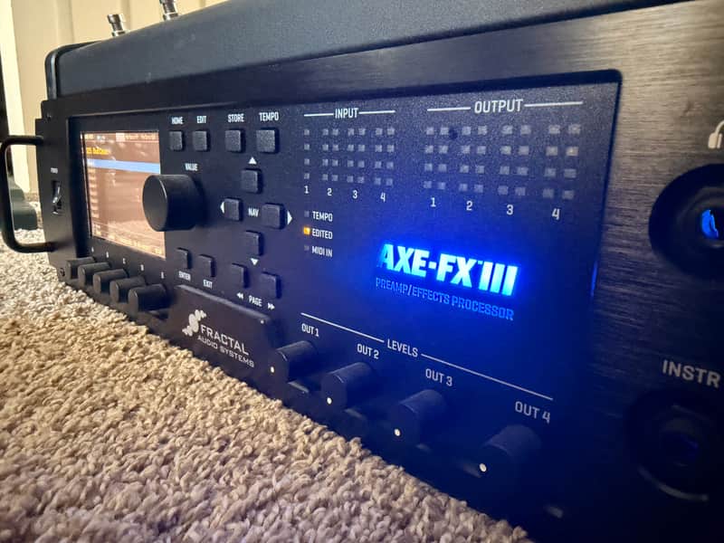 Fractal Audio Axe-FX III Mark II with Controller 2020 - Present - Black image 1