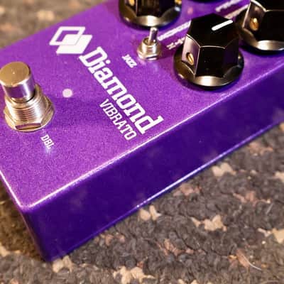 Diamond Vibrato V2 2024 - Present - Purple imagen 4