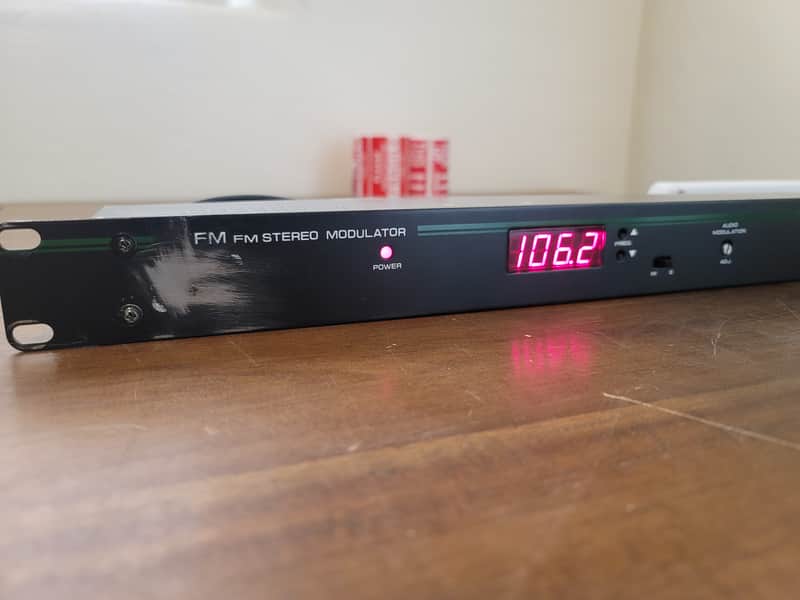 Pico Macom Agile FM Stereo Modulator Rack Mount 1U – Tested & Working image 1