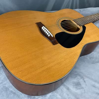 YAMAHA F340 acoustic guitars