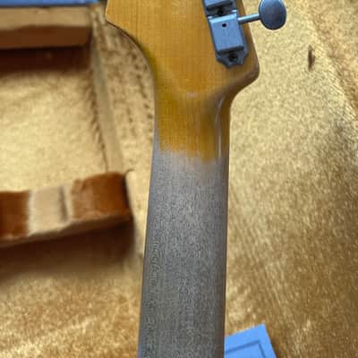 Fender Stratocaster 1962 Heavy Relic Faded Lake Placid Blue over Sunburst image 15