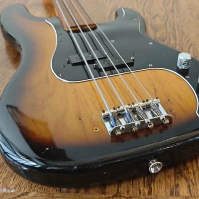 Fender Precision Bass Fretless with Rosewood Fingerboard 1978 Sunburst image 4