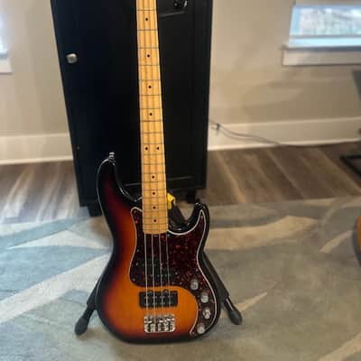 Fender American Deluxe Precision Bass 1995 - 3 Color Sunburst image 6