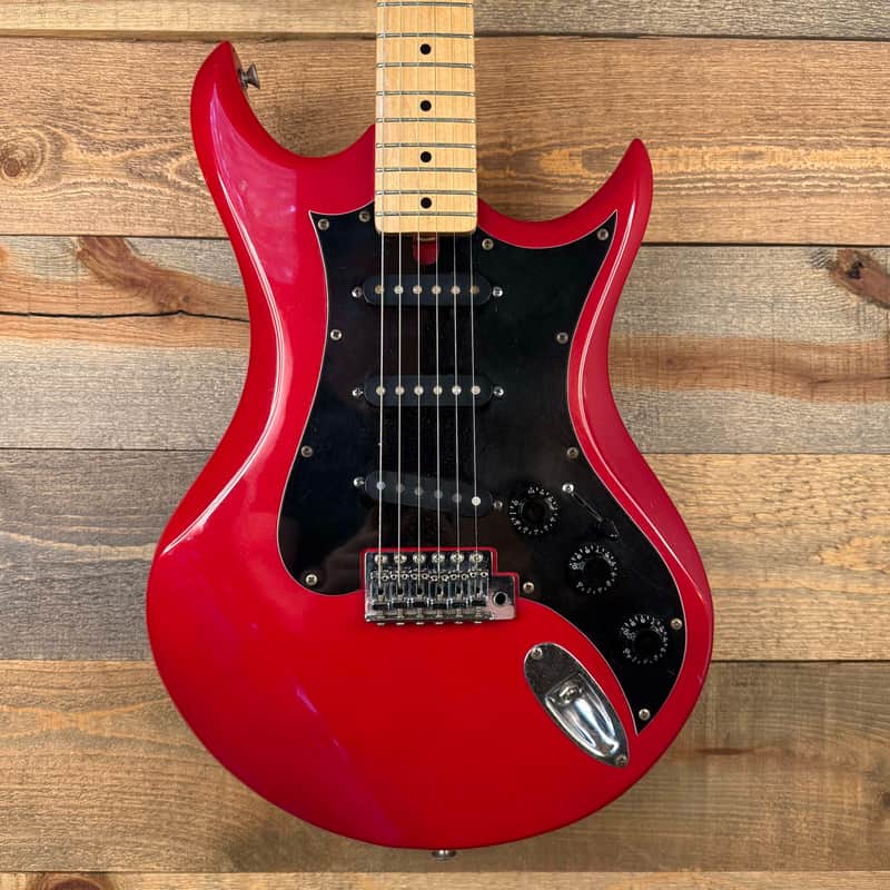 1983 Vantage Avenger AV-330 in Red — includes OHSC Hard Case! image 1