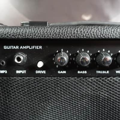 GA-20 Guitar Amplifier – 20W Practice Amp image 3