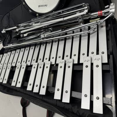 Ludwig Xylophone with Stand Drum Pad and Case Included Vintage Percussion image 2