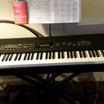 Korg N1 Music Synthesizer 88 Keyboard + Soft Case image 2