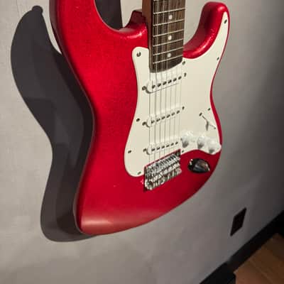 Squier FSR Bullet Stratocaster 2021 - Red Sparkle image 3
