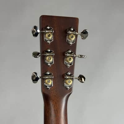 Martin 000-18 Acoustic Guitar W/Hardshell Case - Natural image 7