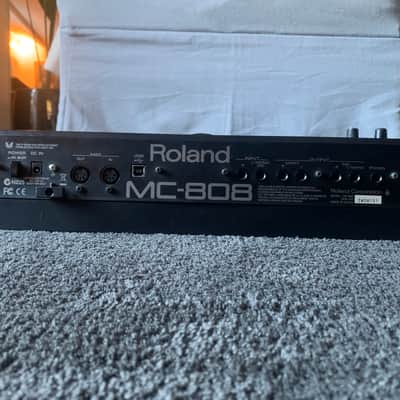 Roland MC-808 - Nero e grigio image 3