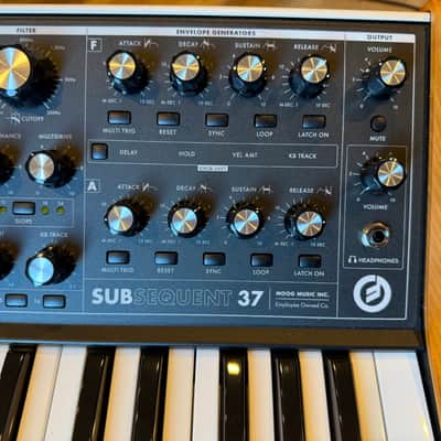 Moog Subsequent 37 Analog Synth 2017 - Present - Black image 5