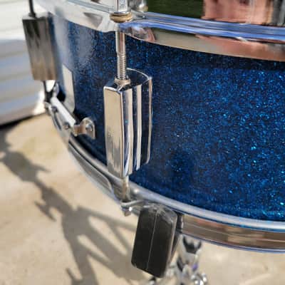 Vintage MIJ Tempro 14x5.5" Snare Drum - Blue Sparkle (168-24) image 2