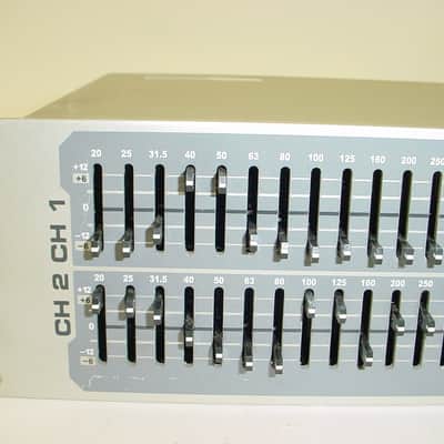 Peavey PV 231EQ Dual 31 Band Rack Mount Equalizer image 4