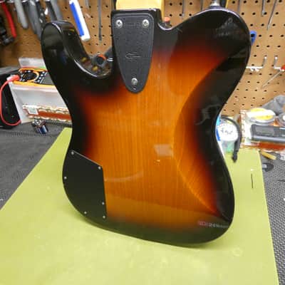 G&L ASAT Signature Bass 1992 - Sunburst - USA image 6