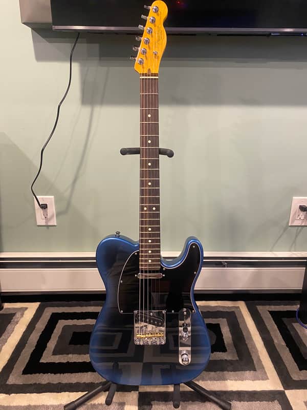 Fender American Professional II Telecaster Dark Night with Hardshell Case