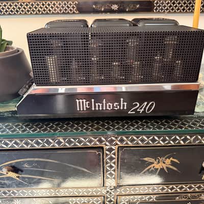 McIntosh MC 240 AMPLIFIER, The Legend 60's - black and chrome image 5