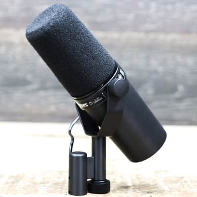 Shure SM7B Wide-Range Frequency Response Dynamic Cardioid Vocal Microphone image 1