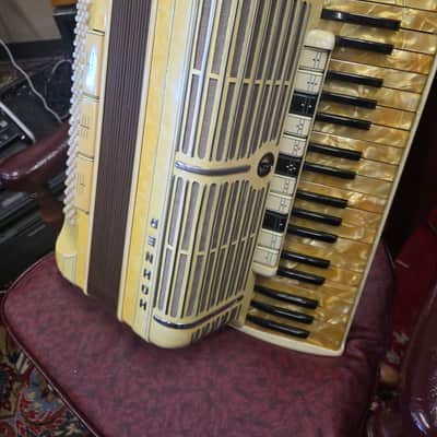 Hohner Morino IV M Piano Accordion w Straps and Case Needs TLC image 2