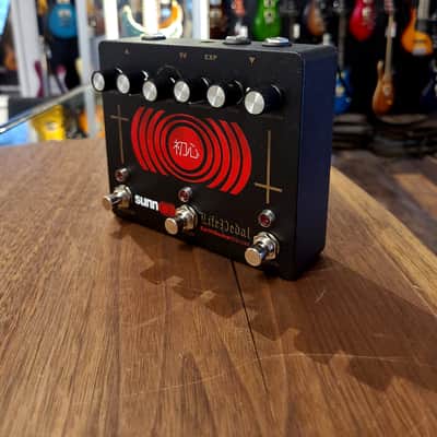 EarthQuaker Devices Sunn O))) Life Pedal Octave Distortion and Booster image 4