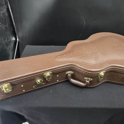 Taylor 2010 Baritone 6 wih case image 8