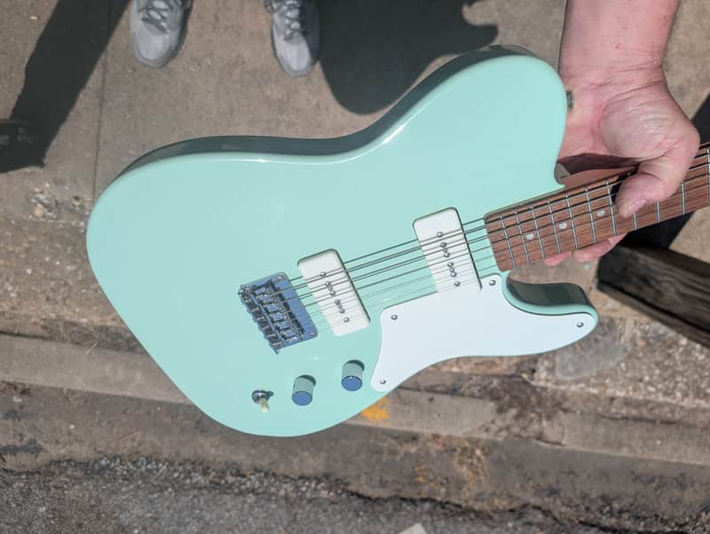 Fender  Paranormal Series Baritone Cabronita- Surf Green