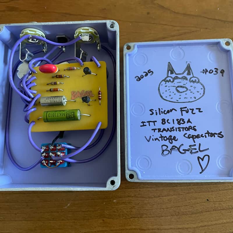 Bagel BC183A Silicon 'Fuzz Face' 2025 - Wood Grain image 1