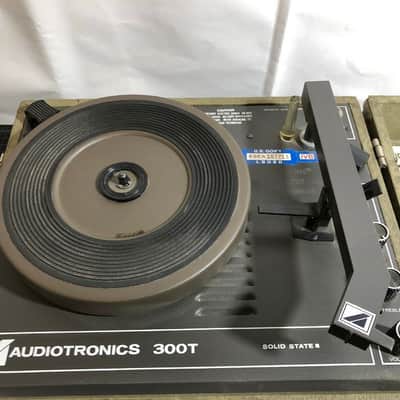 AUDIOTRONICS 300T Vintage Portable Record Player Built-In Speaker RPM Works image 3