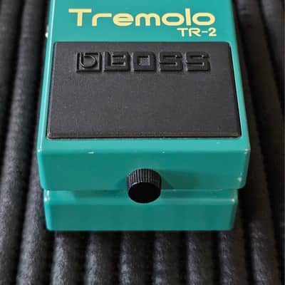 Boss TR-2 Tremolo (Silver Label) 1997 - Present - Green image 1