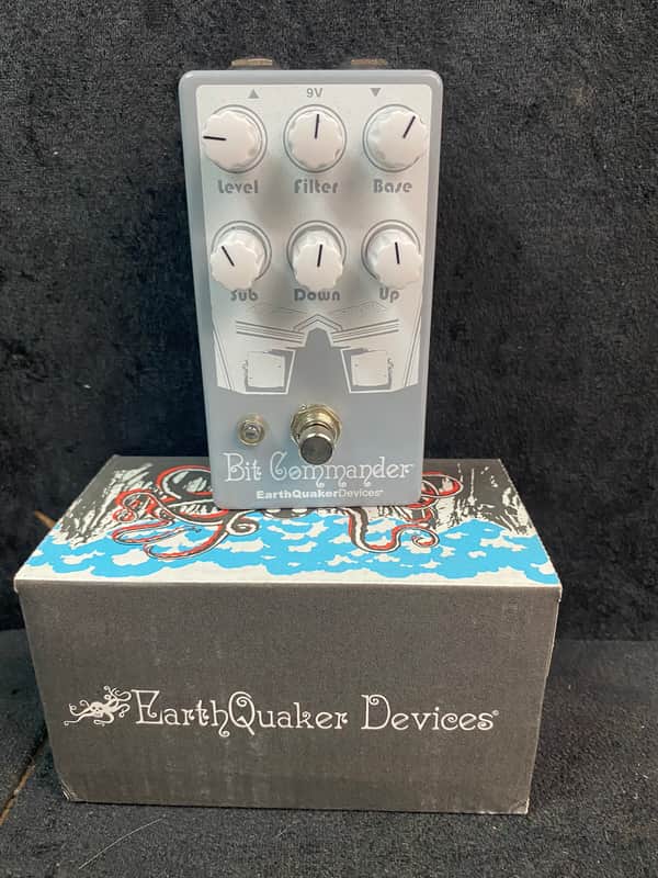 EarthQuaker Devices Bit Commander Analog Octave Synth V2 2017 - Present Gray / White Print image 1