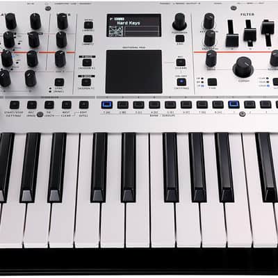 Roland GAIA 2 Synthesizer image 2