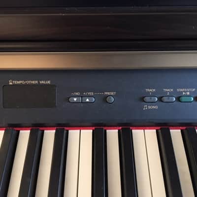 YAMAHA CLAVINOVA CLP-120 DIGITAL PIANO MINT CONDITION image 8