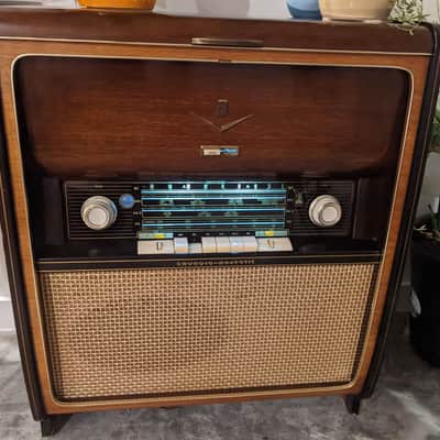 Grundig Majestic 7005 - Recapped, LED's, Bluetooth image 2