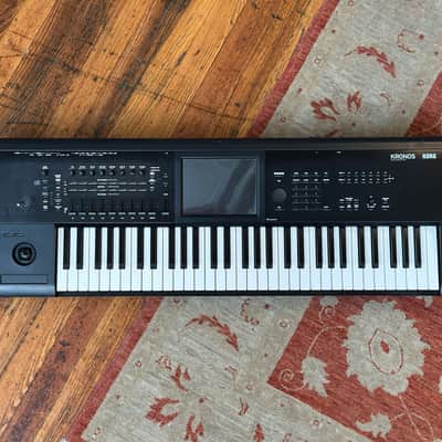 KORG Kronos 2 61-Key Workstation w/Gator Case image 2
