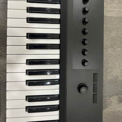 Native Instruments Komplete Kontrol A49 2018 - Present - Black image 3