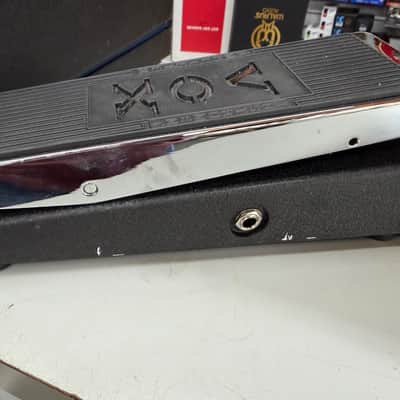 Vox V847A Wah with 9V Jack 2007 - Present - Black / Chrome image 2