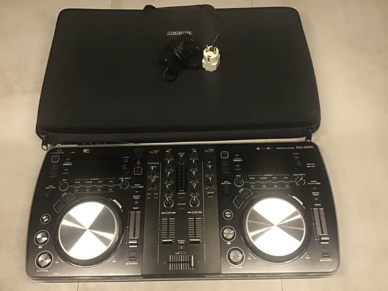Pioneer XDJ-Aero DJ All-in-one DJ controller case image 1