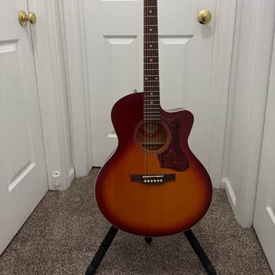 NORMAN B18 acoustic guitars