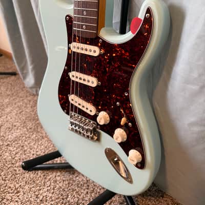 Squier Classic vibe 60’s Stratocaster 2022 - Sonic blue image 1