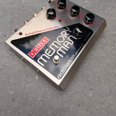 90s Electro Harmonix Deluxe Memory Man Analog Delay MN3005 chipset version. Chorus Vibrato overdrive distortion image 4