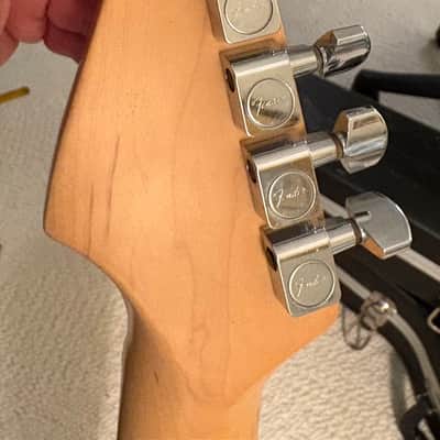 2001 Fender American Series Stratocaster with Maple Fretboard 2000 - 2002 - Hot Rod Red image 5