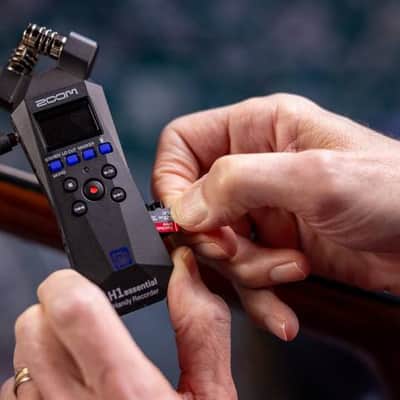 Zoom H1essential 2-Track 32-Bit Float Portable Audio Recorder with StreamEye Cans50 Professional Headphones, Zoom Furry Microphone Windscreen, 5 AAA Batteries, USB-C to USB-C Cable and 32GB microSD Card image 4