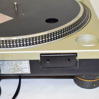 Technics SL-1200MK2 Direct Drive Turntable w/ Odyssey Road Case image 15