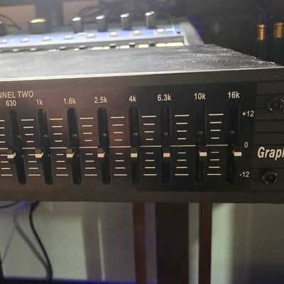 Made in usa rare dbx 215 Dual Channel 15-Band EQ 2010s - Silver image 2