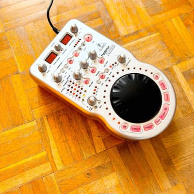 Behringer DFX-69 Tweakalizer - High-End DJ Effects Processor and Sampler with Real-Time Control! image 9