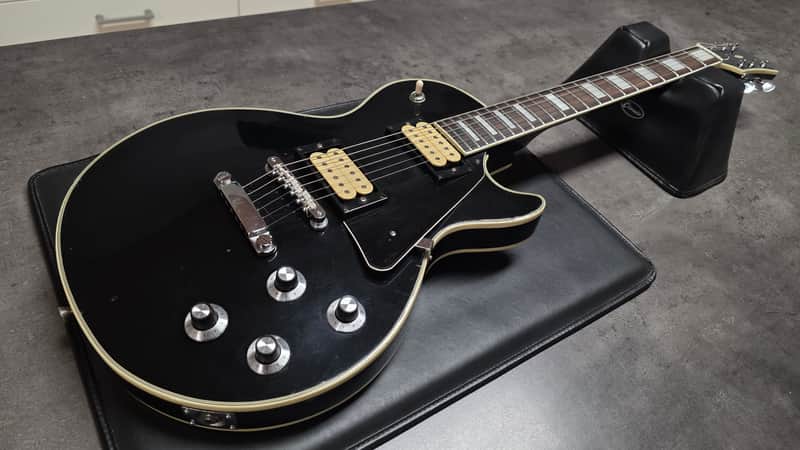 VOX VG2 Electric Guitar from 1970 to 1971 Made in Japan MIJ - This was a Japanese Vintage 70s Gibson Les Paul Custom with Bolt-On Neck V.G.2 VG 2 - Very Good