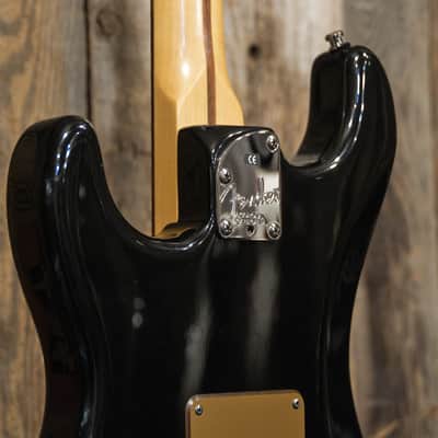 Fender American Deluxe Stratocaster with Rosewood Fretboard 2003 - Montego Black image 11