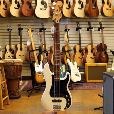 Fender Deluxe Active Precision Bass Special 2017 Olympic White w/Molded Hard Case image 4