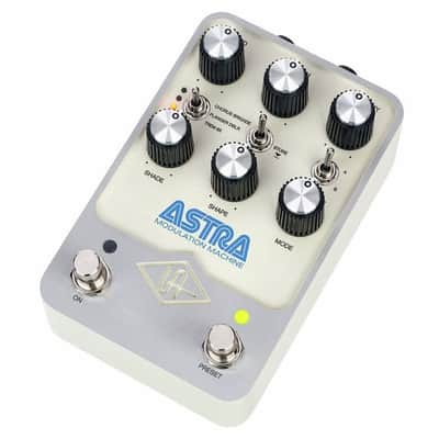 Universal Audio Astra Modulation Machine | Dual Modulation Pedal. New with Full Warranty! image 4