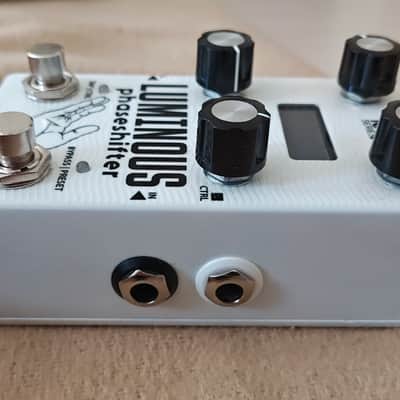 Alexander Pedals Luminous Phaseshifter 2023 - Present - White / Glow-In-The-Dark image 3