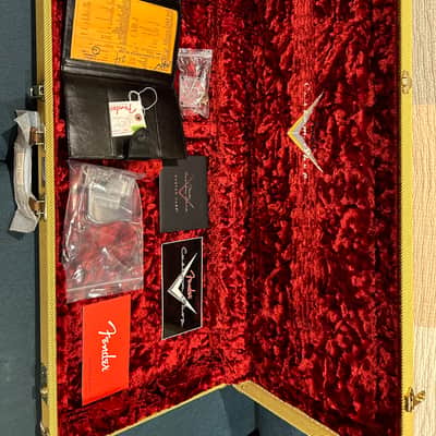Fender Custom Shop 30th Anniversary NAMM Limited Edition Telecaster 1952 Journeyman with Black Anodized Pickgaurd and Glaser Bender image 12
